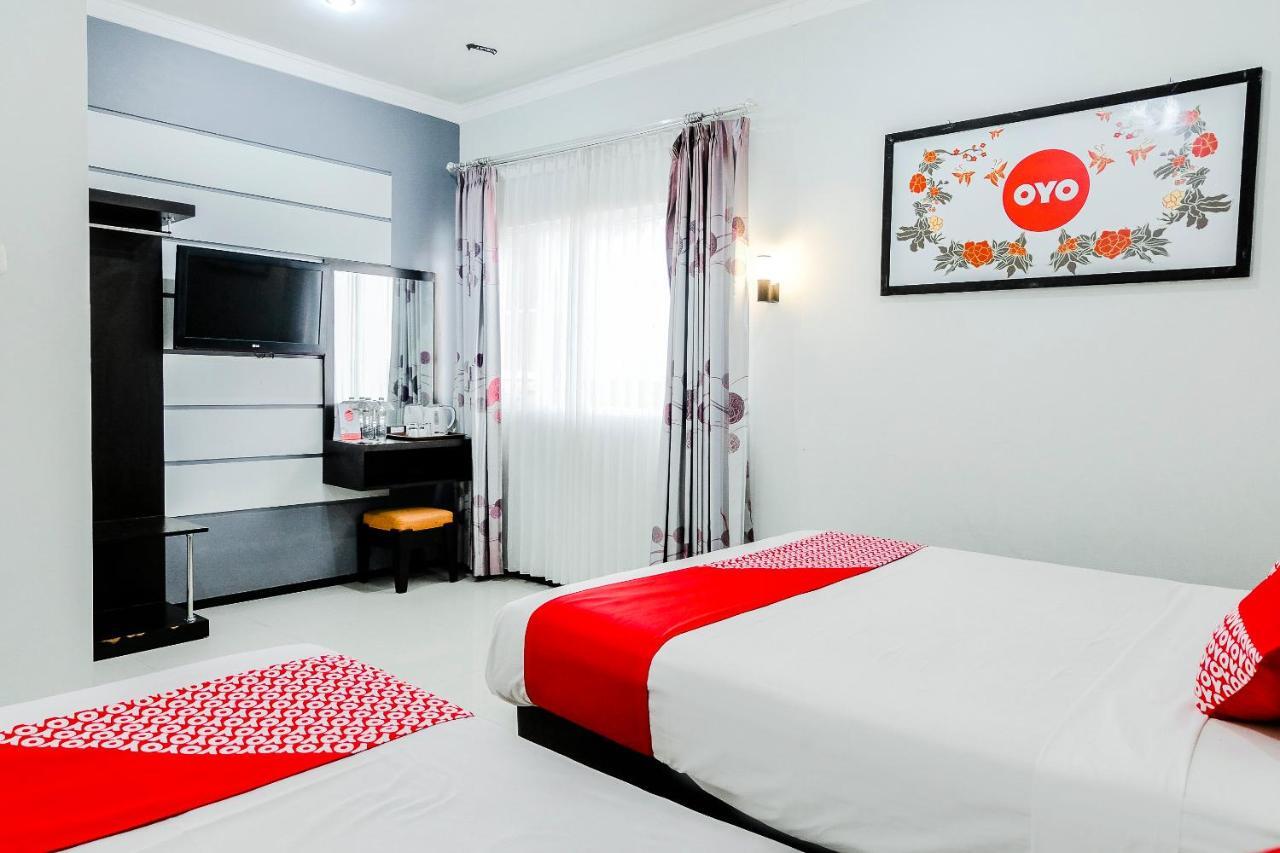 Oyo 803 Toetie Hotel Batu  Exterior foto