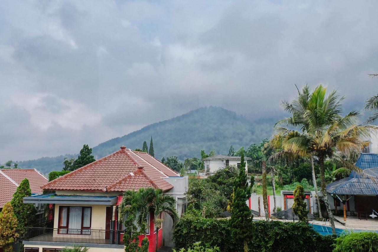 Oyo 803 Toetie Hotel Batu  Exterior foto
